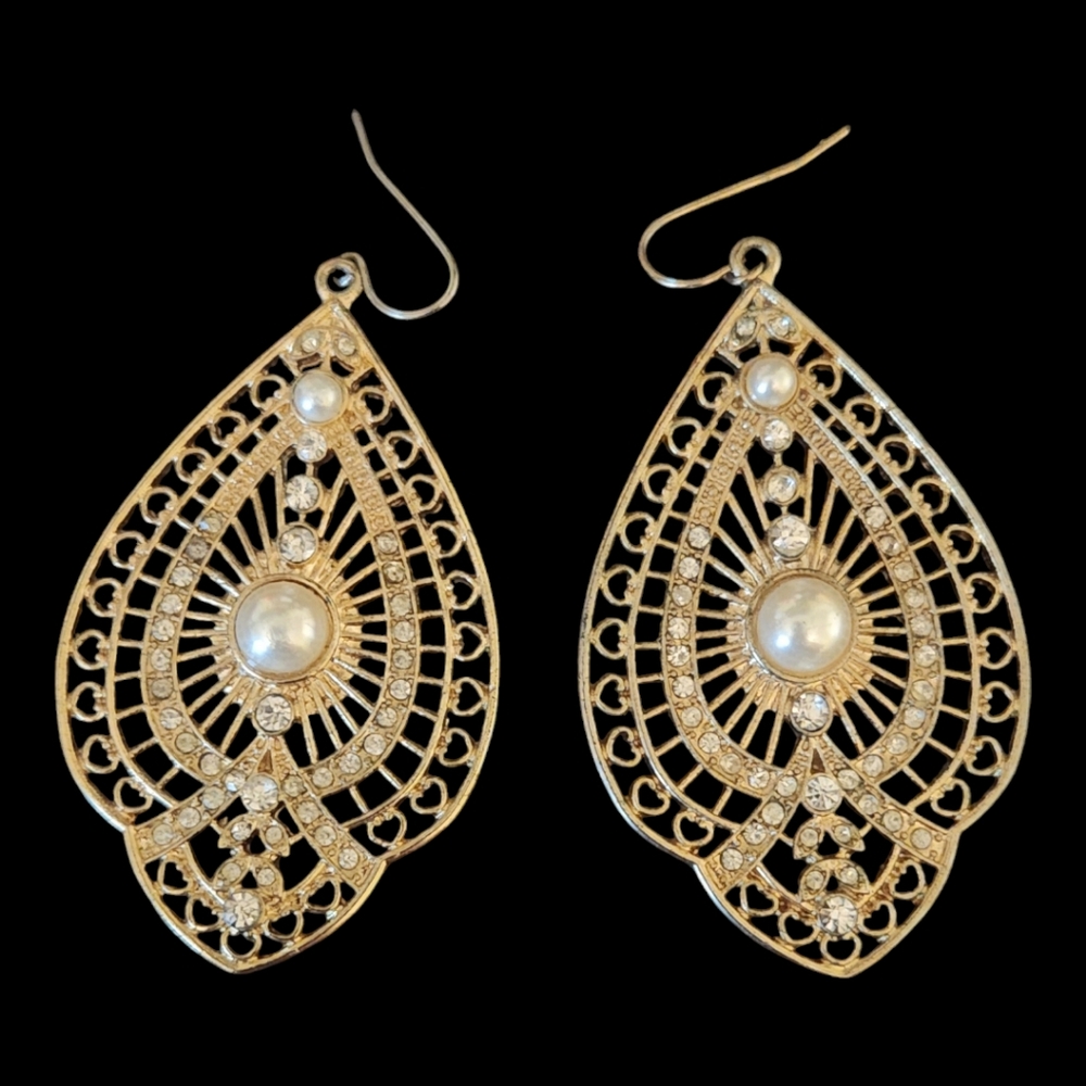 ✨Anthropologie Gold Pearl Cz Stone Fan Shape Earrings